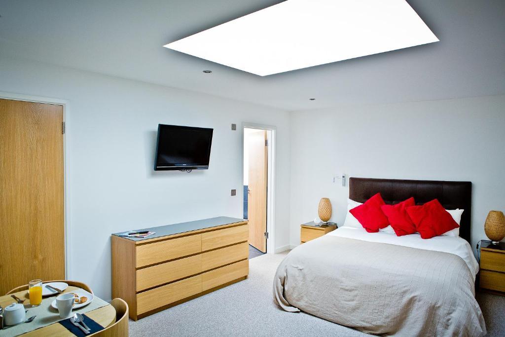 Hotel The Cedars Bathford Habitación foto